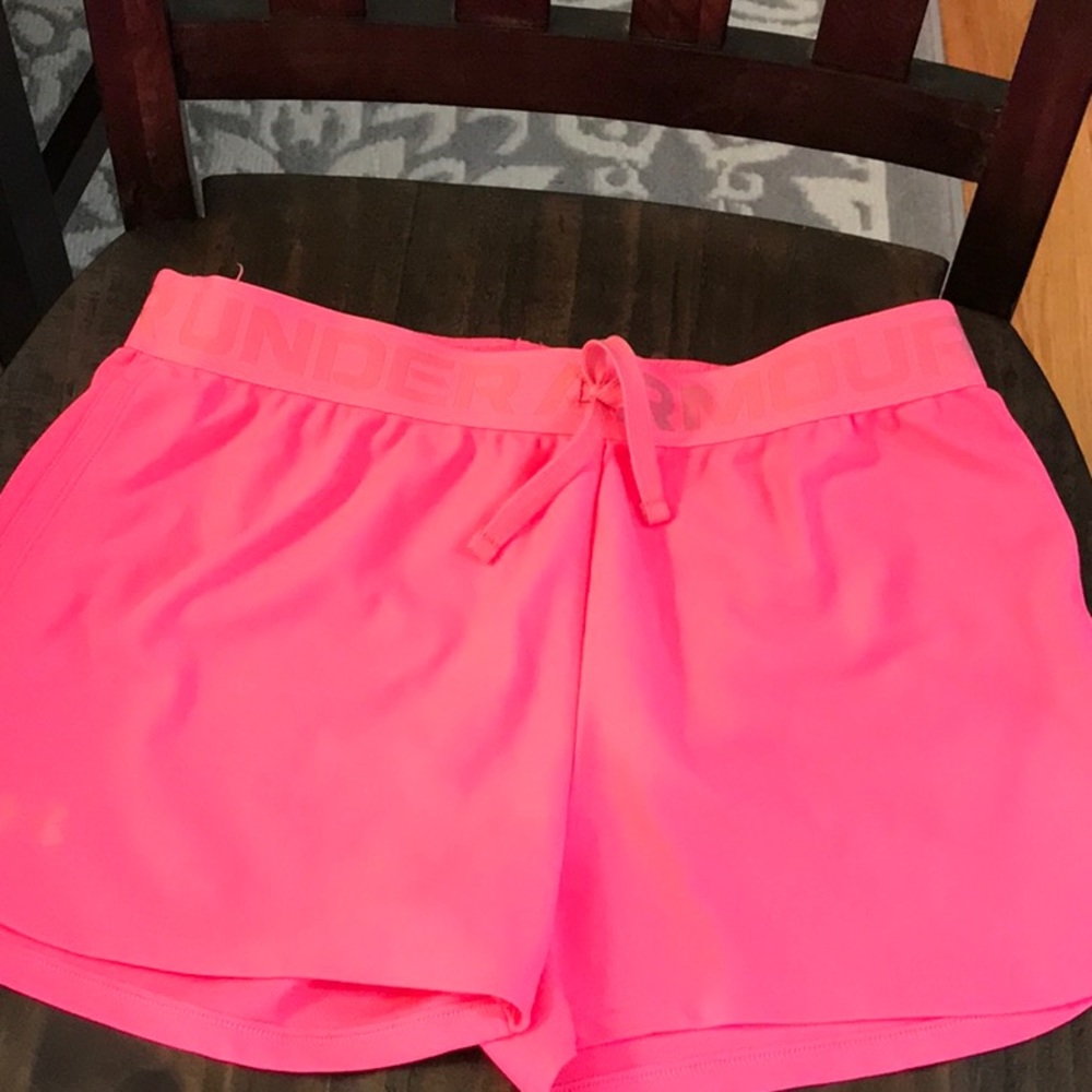 Girls pink Under Armour shirts size L
